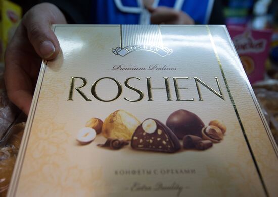 Onishchenko bans imports of Roshen chocolate in Russia