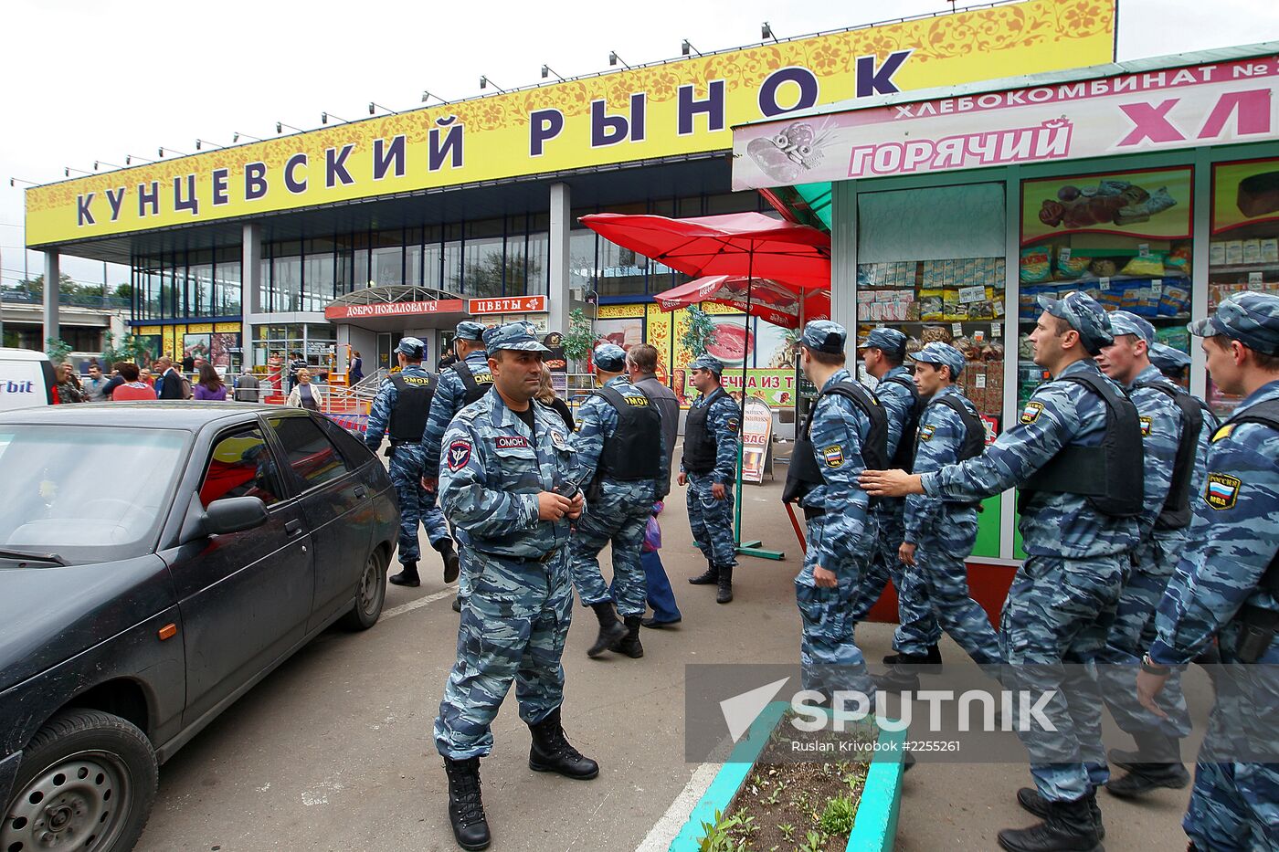 Police raid Moscow markets after attack on officers