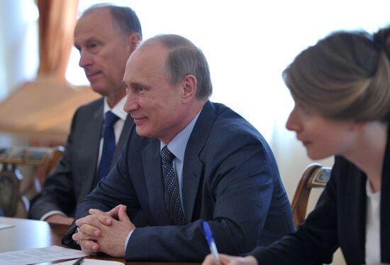 Vladimir Putin meets with Saudi Prince