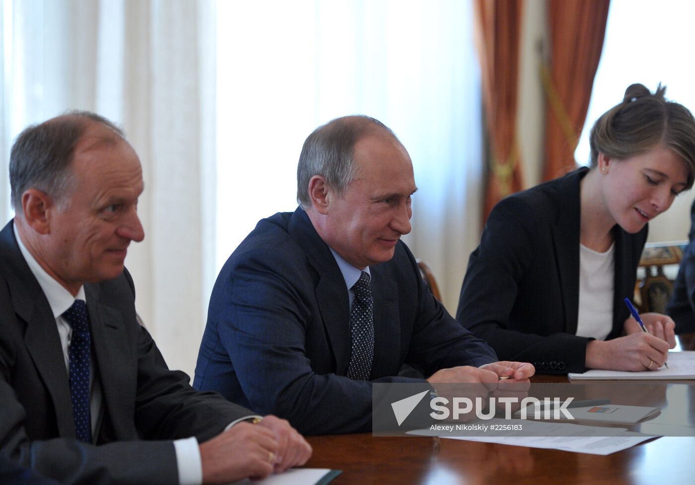 Vladimir Putin meets with Saudi Prince
