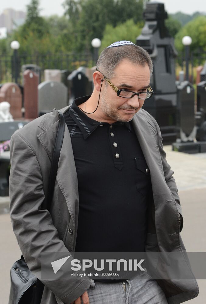 Funeral of co-founder Ilya Segalovich