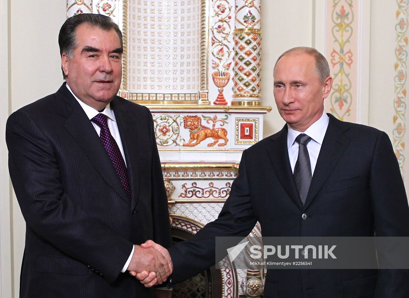 Vladimir Putin meets with Emomali Rakhmon