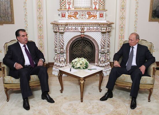 Vladimir Putin meets with Emomali Rakhmon