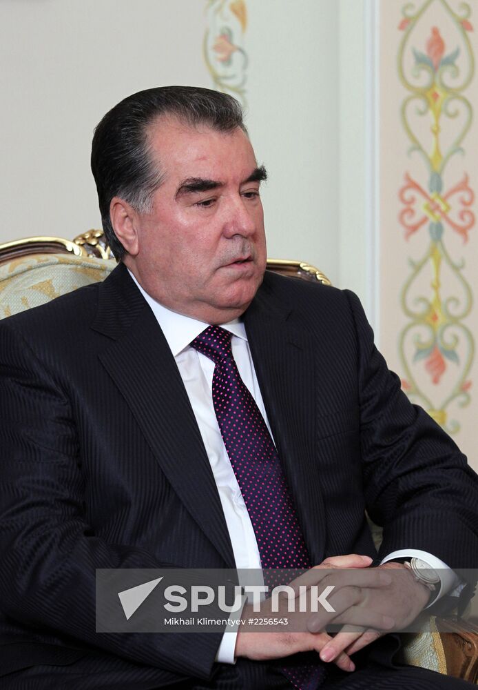 Vladimir Putin meets with Emomali Rakhmon