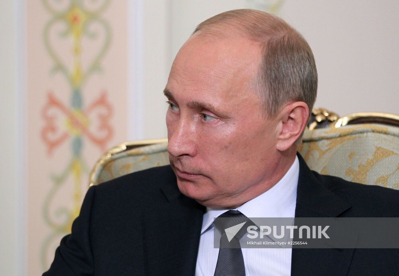 Vladimir Putin meets with Emomali Rakhmon
