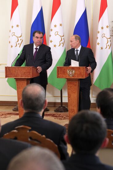 Vladimir Putin meets with Emomali Rakhmon