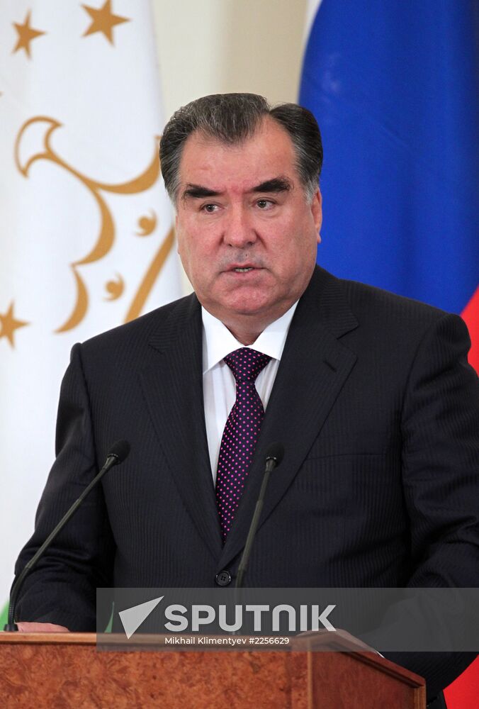 Vladimir Putin meets with Emomali Rakhmon