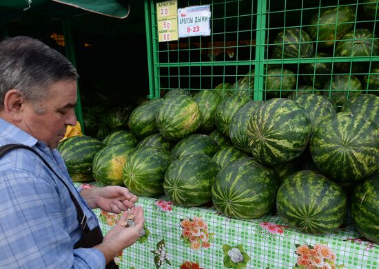 Watermelon and melon street vendors in Moscow
