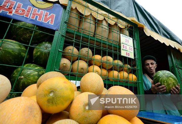 Watermelon and melon street vendors in Moscow