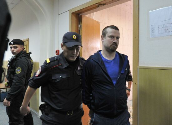 Extended detention hearing for oppositioner Leonid Razvozzhayev
