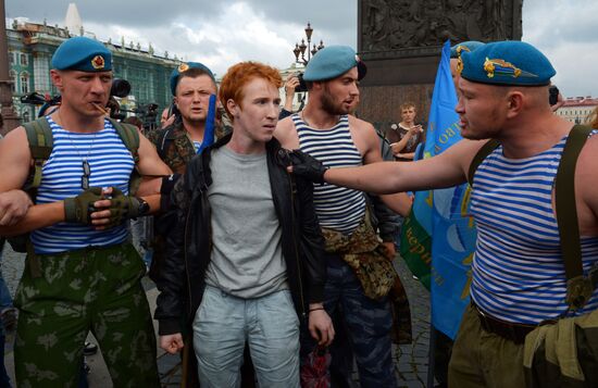 Picket of LGBT movement activist on Airborne Forces Day