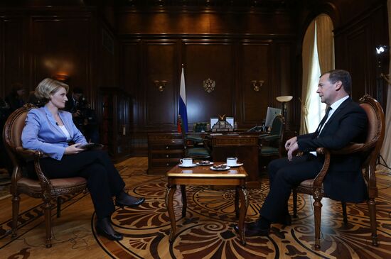 Dmitry Medvedev gives interview to Russia Today TV channel