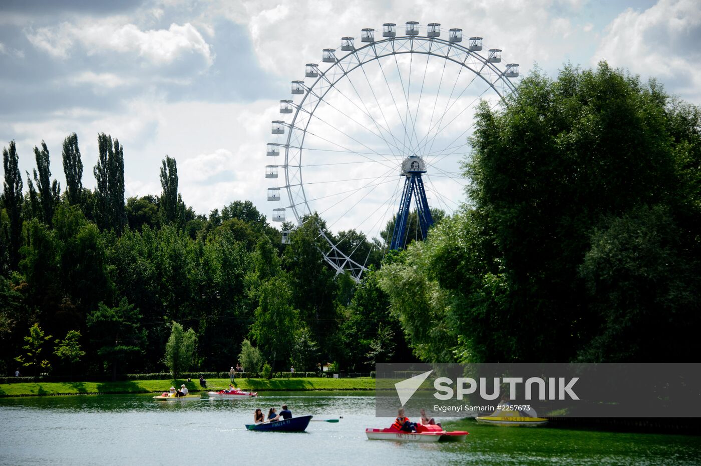 Sergei Sobyanin visits Izmaylovksy Park