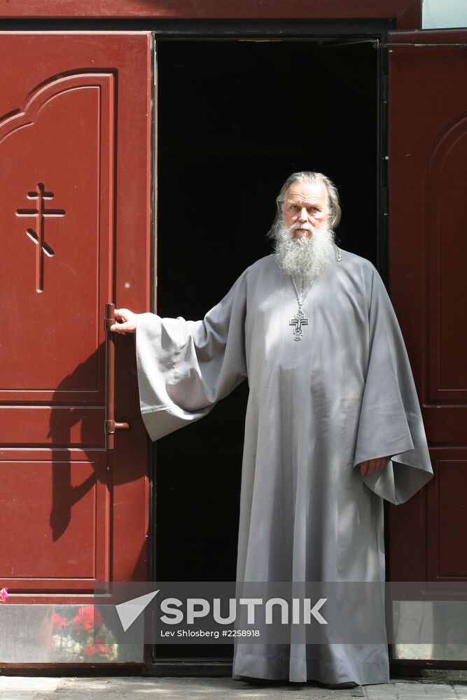 Orthodox Christian priest Pavel Adelgeim murdered in Pskov