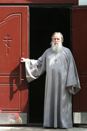 Orthodox Christian priest Pavel Adelgeim murdered in Pskov