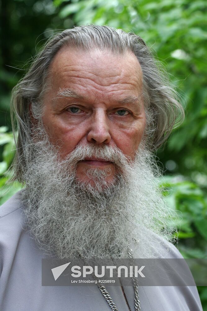 Orthodox Christian priest Pavel Adelgeim murdered in Pskov