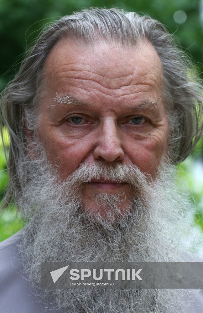 Orthodox Christian priest Pavel Adelgeim murdered in Pskov