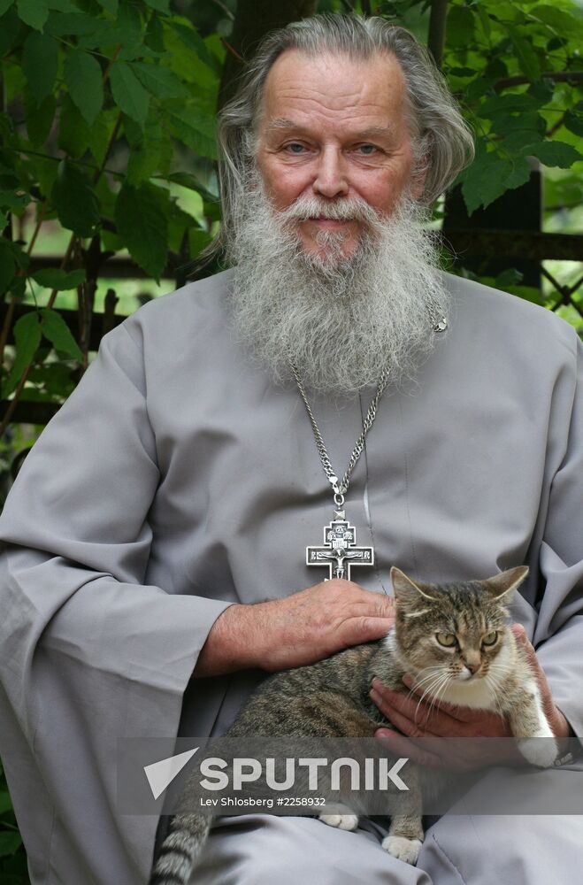 Orthodox Christian priest Pavel Adelgeim murdered in Pskov