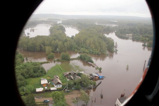 Flood damage in Amur Region inspected from air