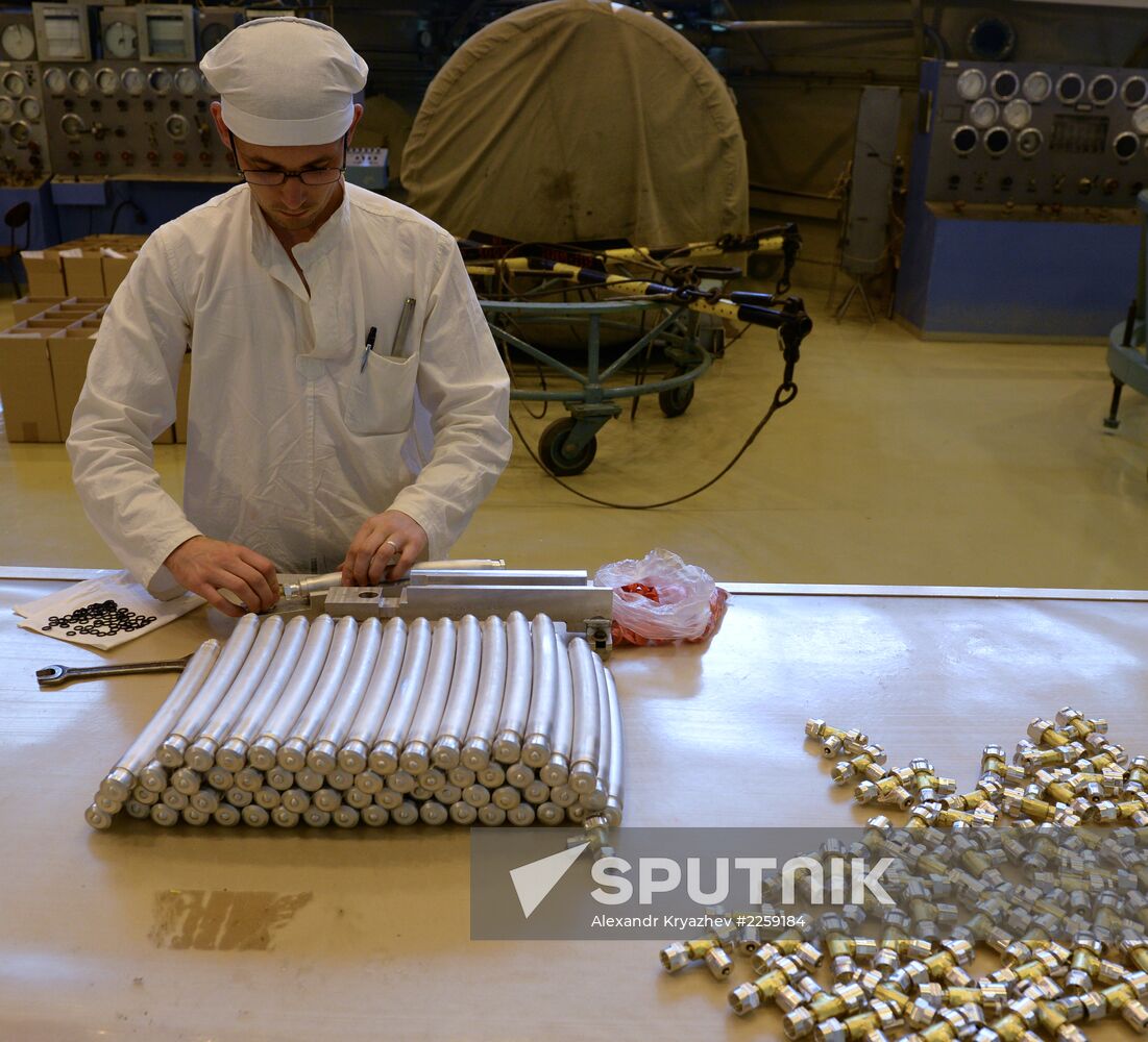 Manufacturing torches for Sochi 2014 Olympic relay