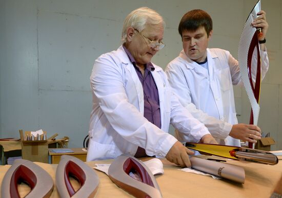 Manufacturing torches for Sochi 2014 Olympic relay
