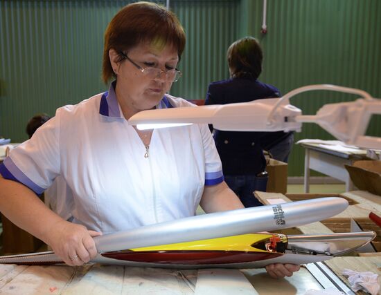 Manufacturing torches for Sochi 2014 Olympic relay