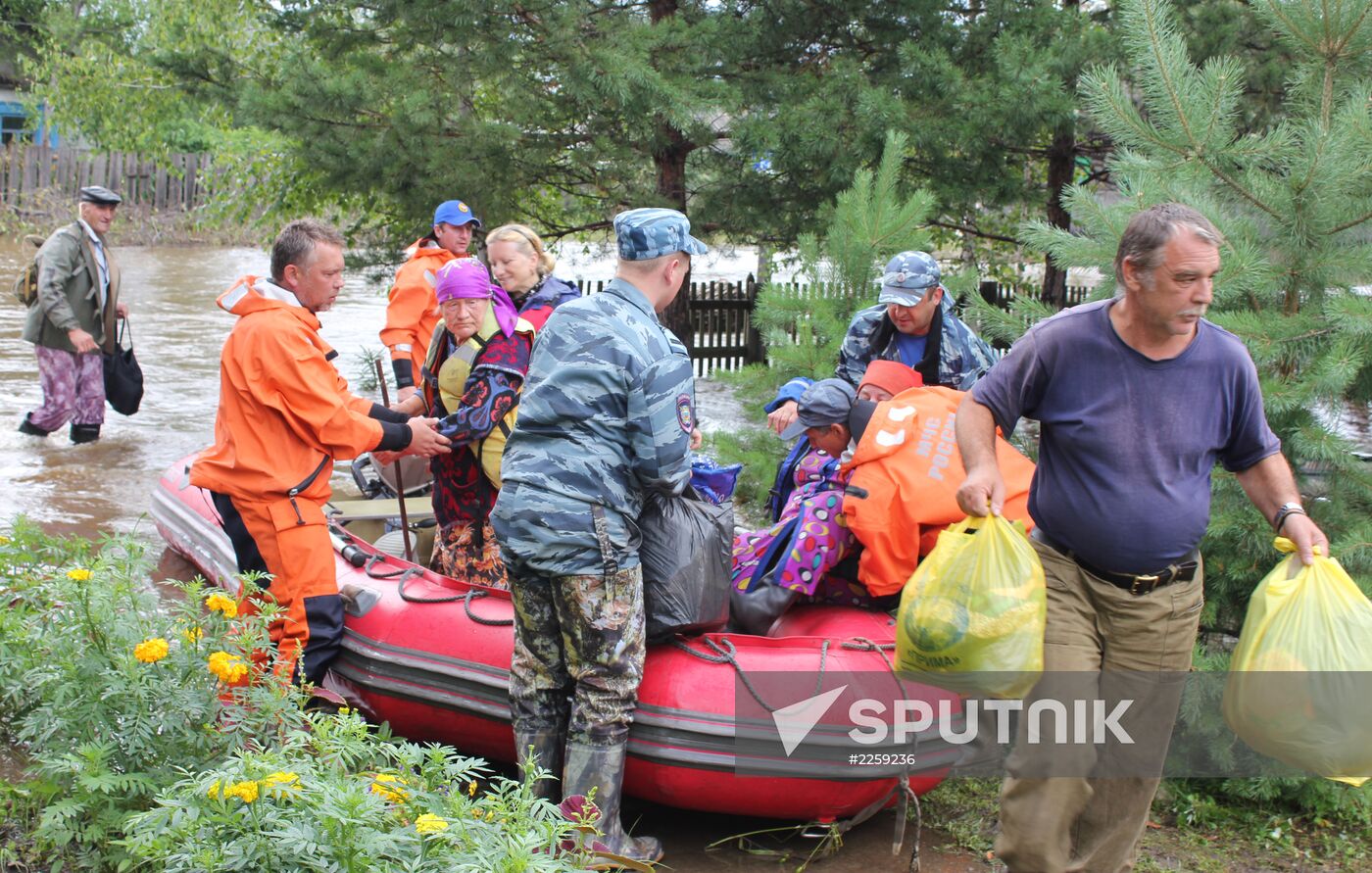 Flood damage in Amur Region inspected from air