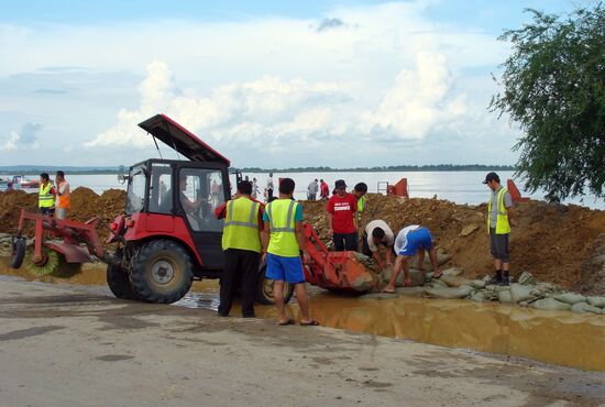 Flood damage in Amur Region inspected from air