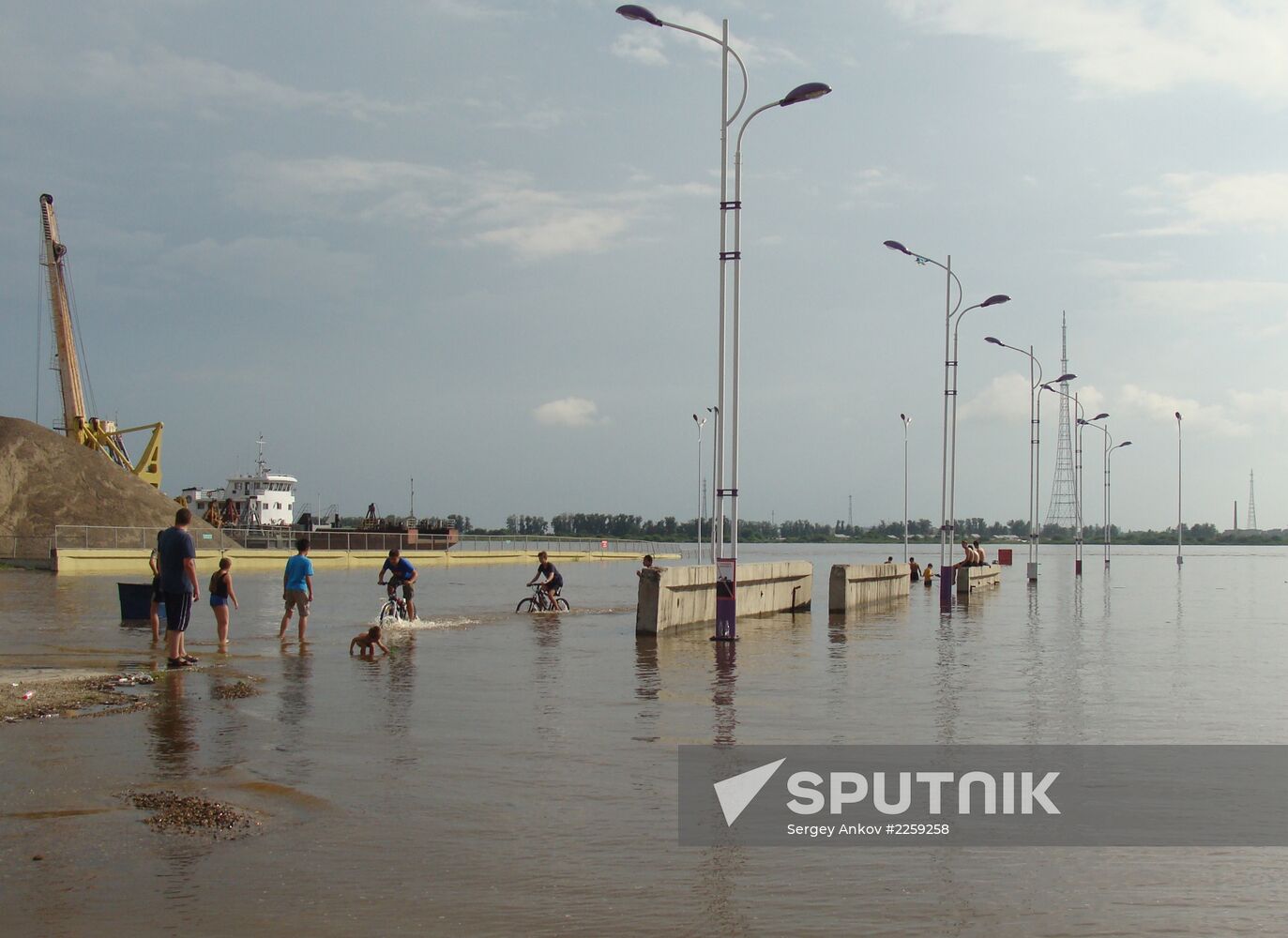 Flood damage in Amur Region inspected from air