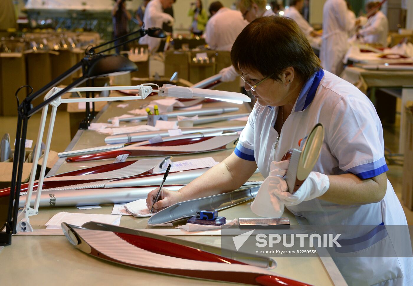 Manufacturing torches for Sochi 2014 Olympic relay