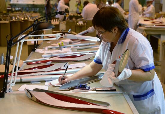 Manufacturing torches for Sochi 2014 Olympic relay