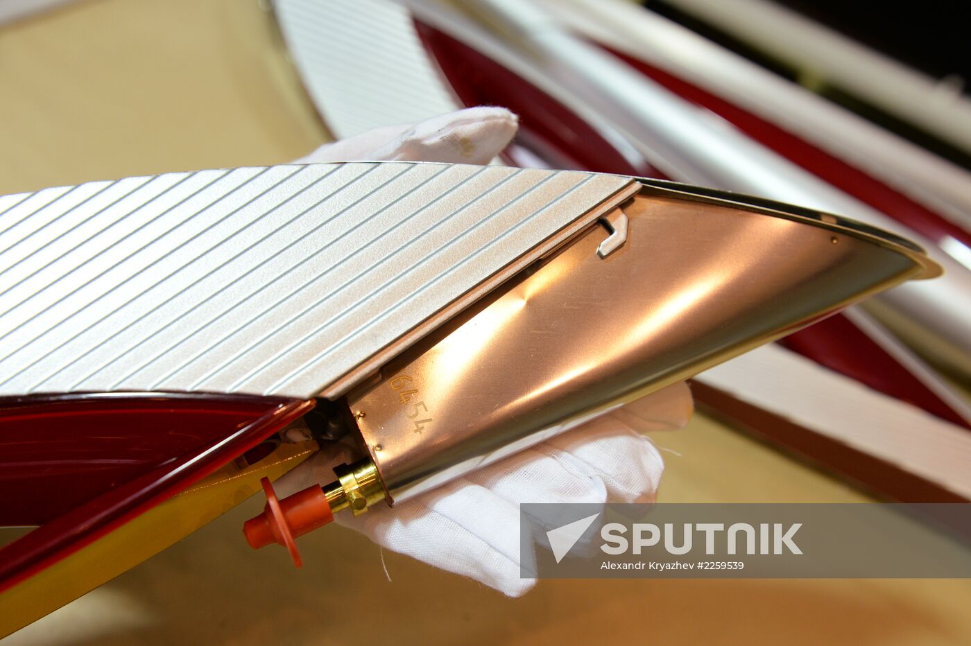 Manufacturing torches for Sochi 2014 Olympic relay