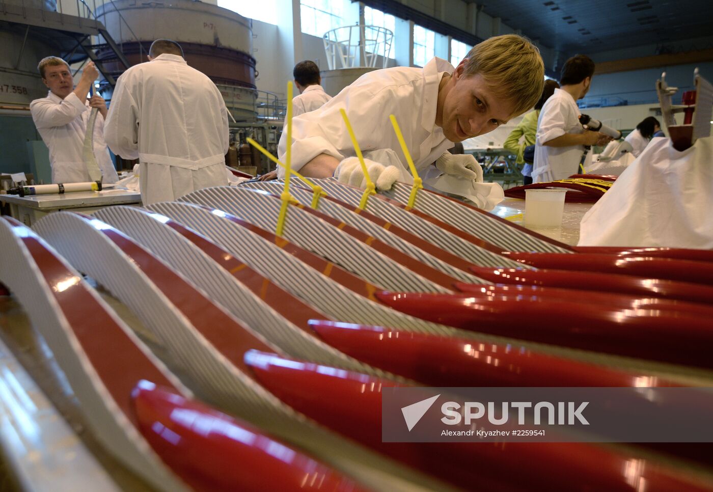 Manufacturing torches for Sochi 2014 Olympic relay