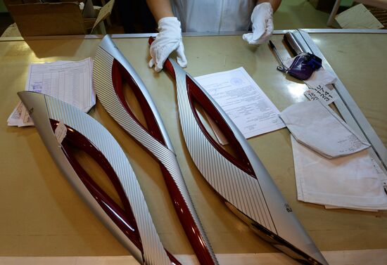 Manufacturing torches for Sochi 2014 Olympic relay