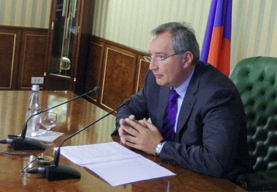 Dmitry Rogozin chairs meeting of Military Industrial Commission