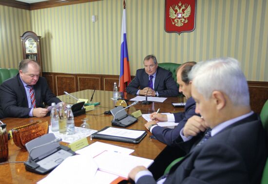 Dmitry Rogozin chairs meeting of Military Industrial Commission