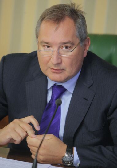 Dmitry Rogozin chairs meeting of Military Industrial Commission