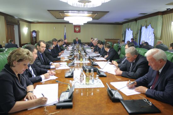 Dmitry Rogozin chairs meeting of Military Industrial Commission