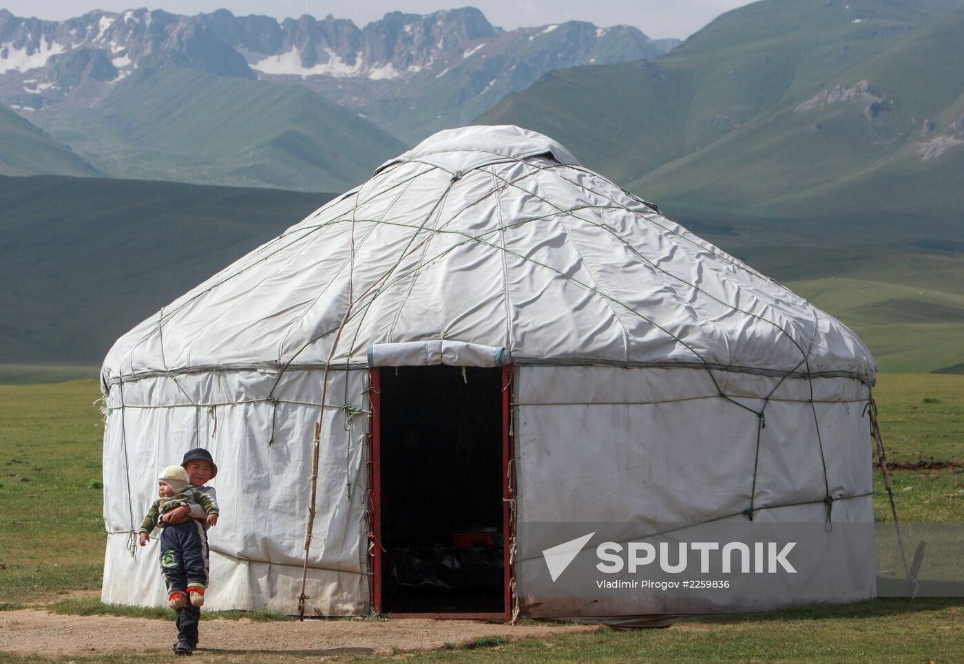 Mountain pasture in Suusamyr Valley