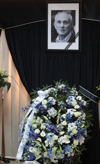 Paying last respects to Anatoly Rakhlin in St. Petersburg