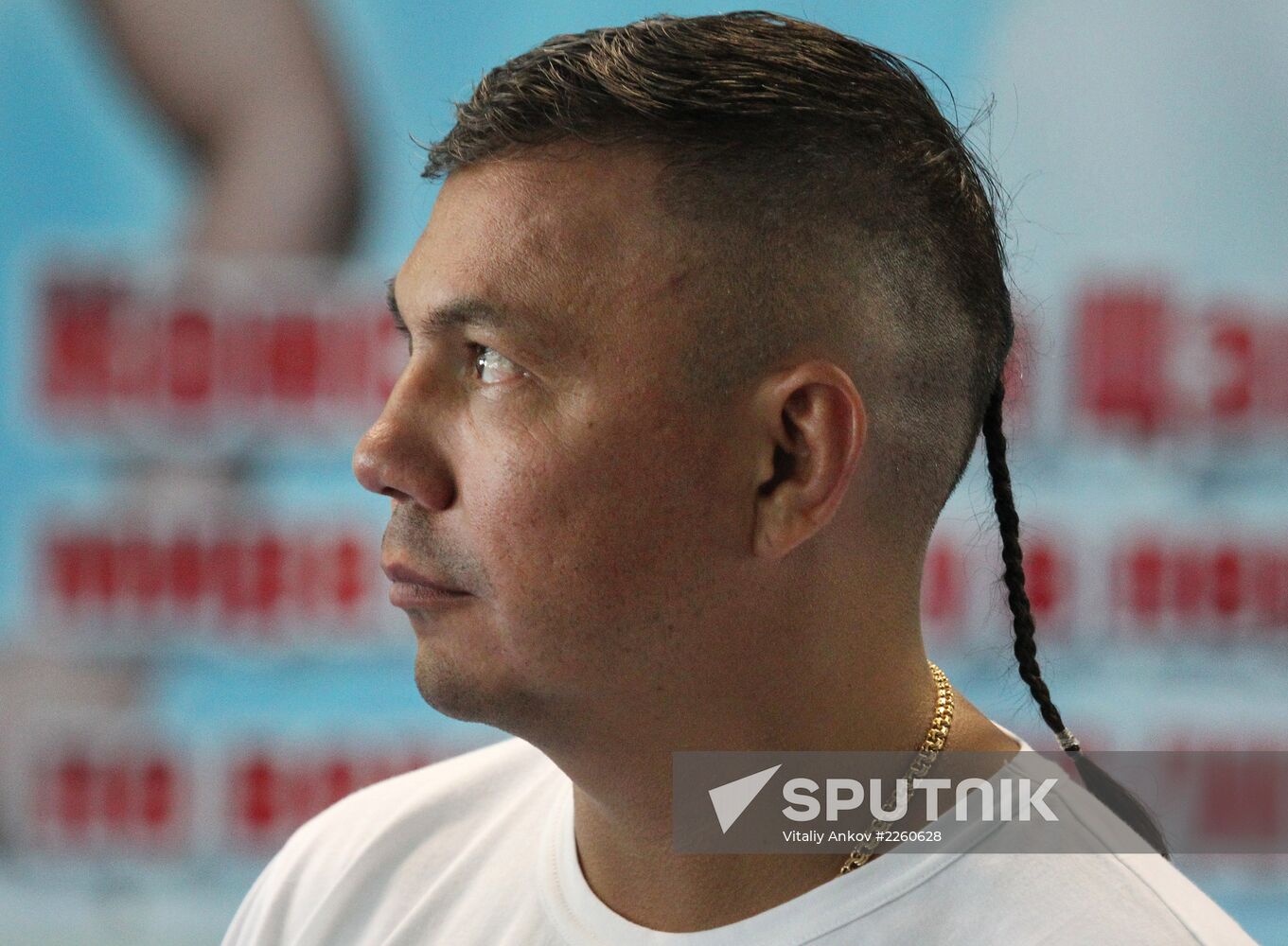 Morning exercise by boxer Kostya Tszyu for Ussuriisk residents