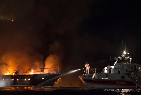 Fire on a yacht in Sochi