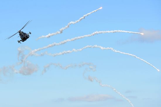 "Peace Mission-2013" China-Russia joint military drill
