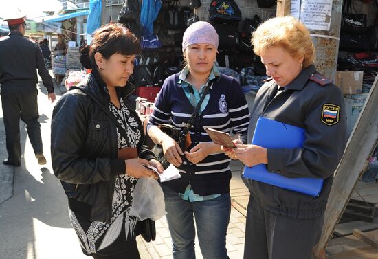 Federal Migration Service raid on Chelyabinsk markets