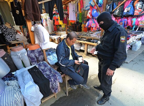 Federal Migration Service raid on Chelyabinsk markets