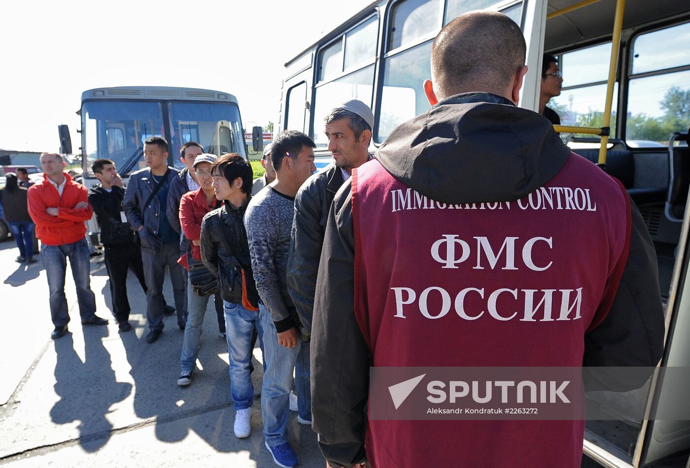 Federal Migration Service raid on Chelyabinsk markets