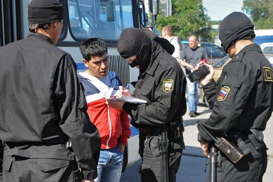 Federal Migration Service raid on Chelyabinsk markets