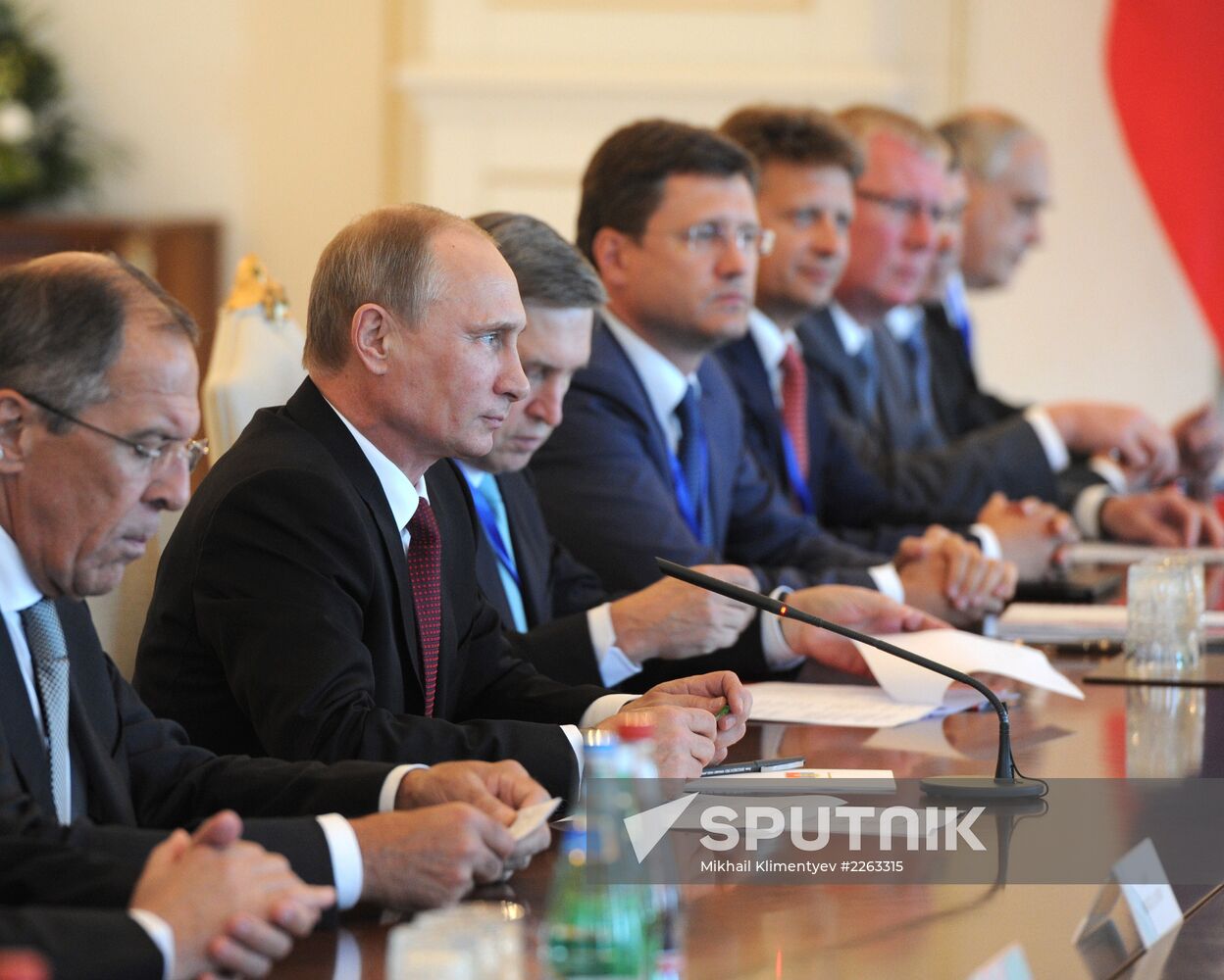 Vladimir Putin visits Azerbaijan