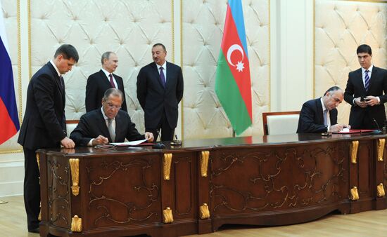 Vladimir Putin visits Azerbaijan