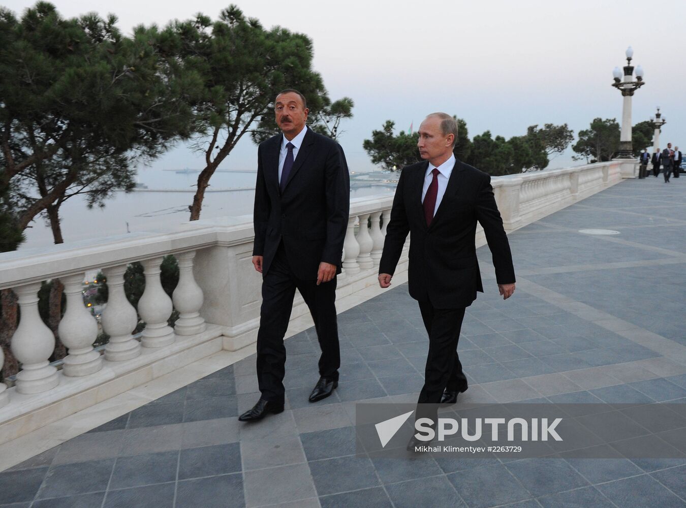 Vladimir Putin visits Azerbaijan